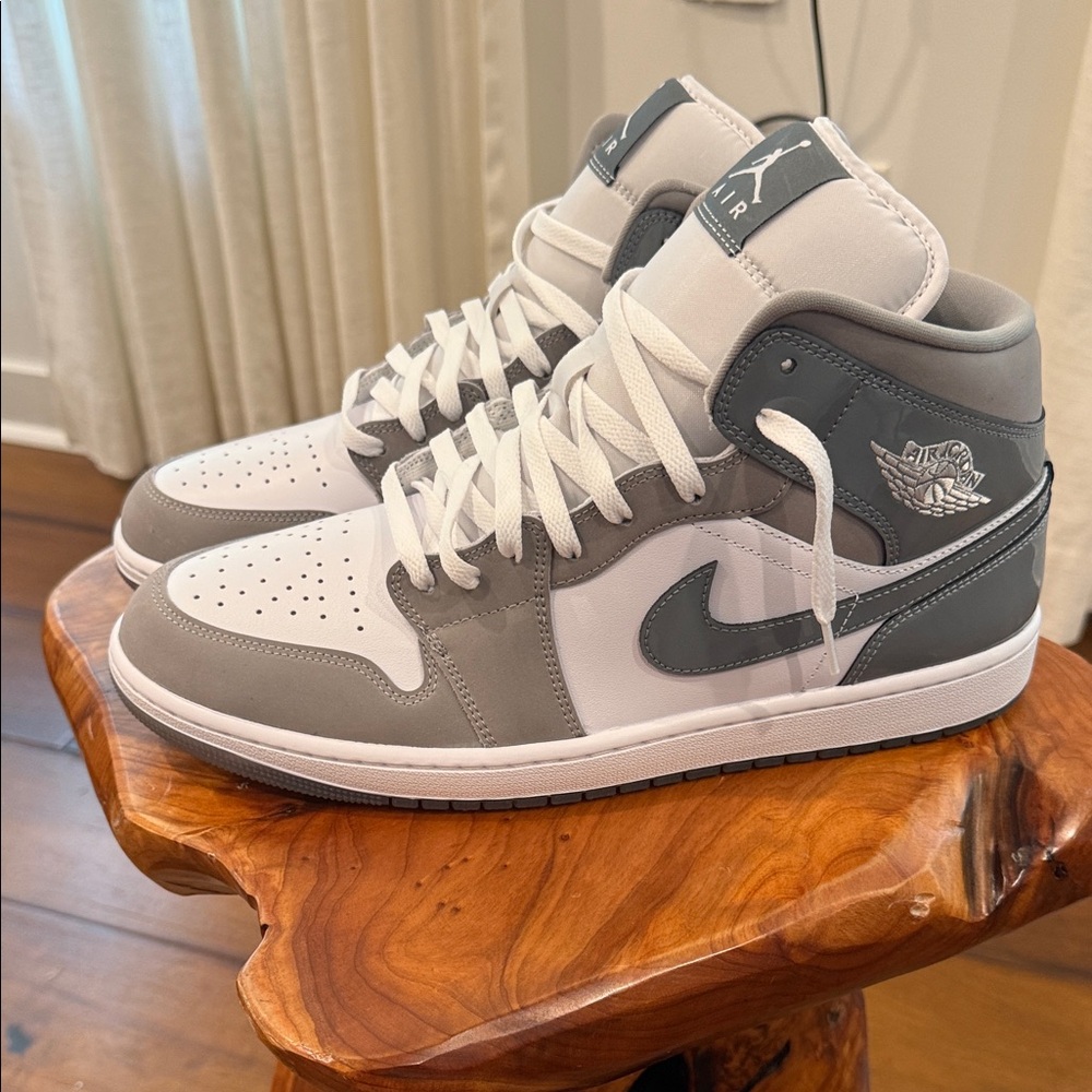 Jordan 1 Men's White and Gray High-Top Sneakers